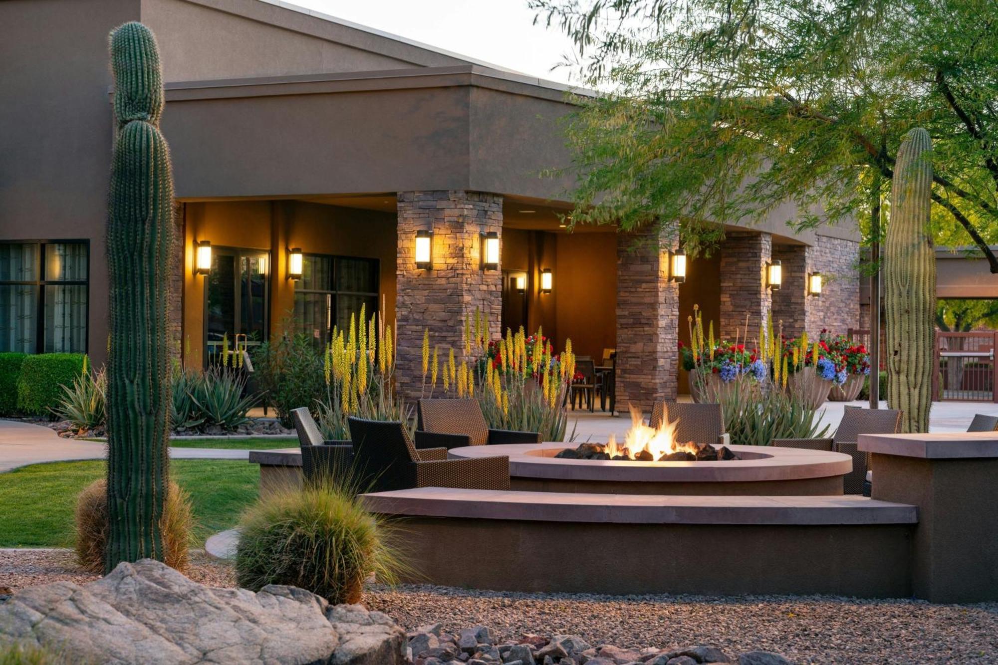 Courtyard By Marriott Scottsdale Salt River Eksteriør billede